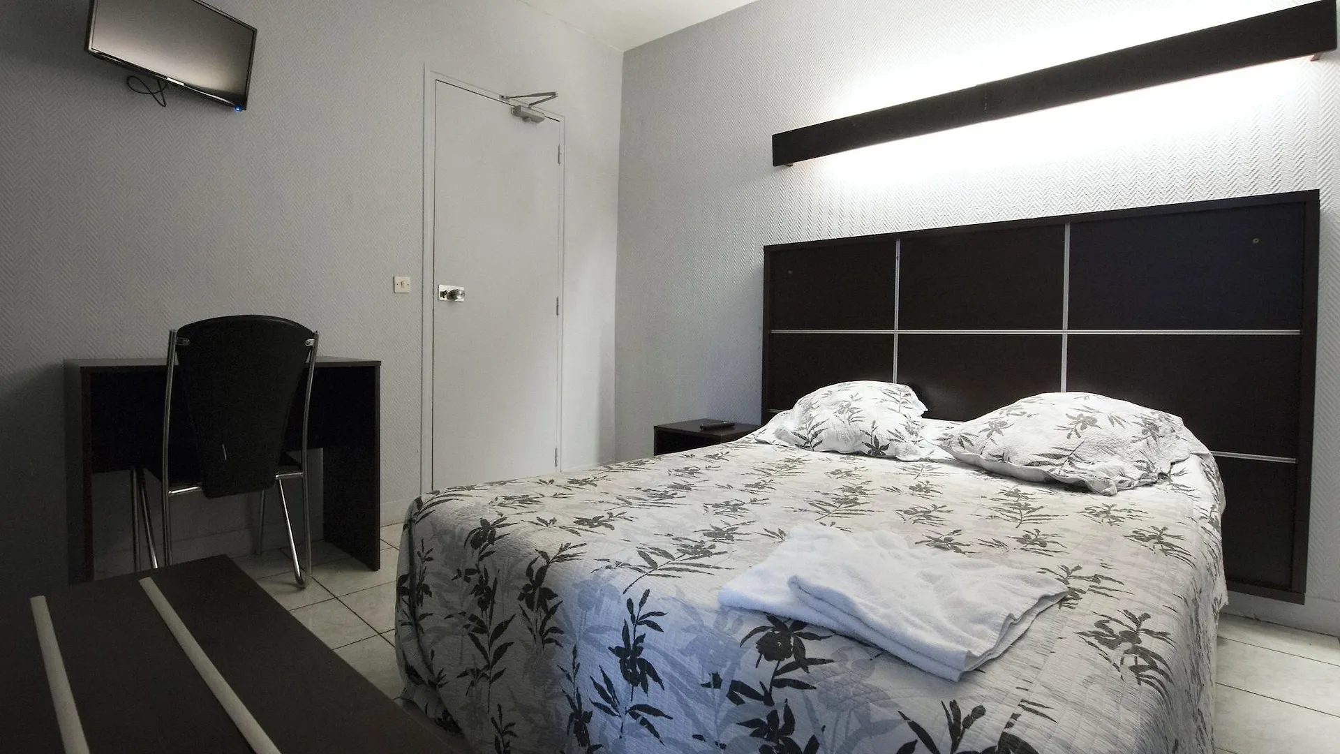 Hotel Du Globe 18 Paris